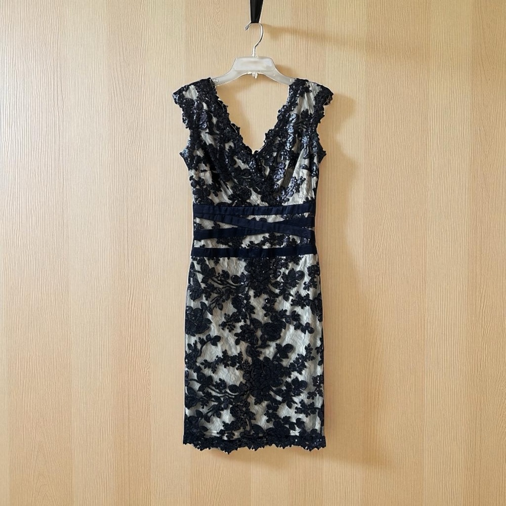Tadashi Shoji Elegant Black and Silver Lace Dress Like New‎